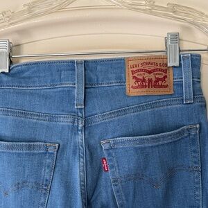 Levi's High Rise Light Blue Denim Jeans with Red Tab